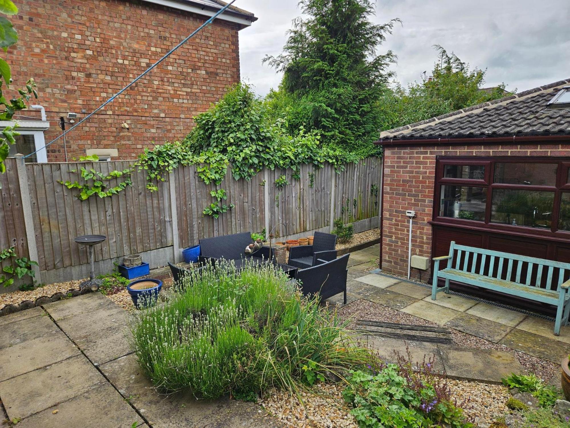 Redcot Gardens Stamford 4 Bed Contractor Familt Home With Parking Exterior photo
